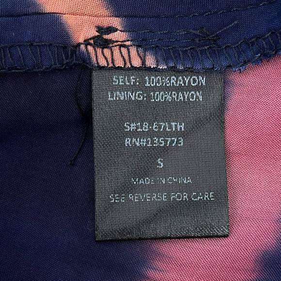 NWT - OLIVACEOUS Tie Dye Keyhole Halter Top - Size Small - Picture 6 of 9